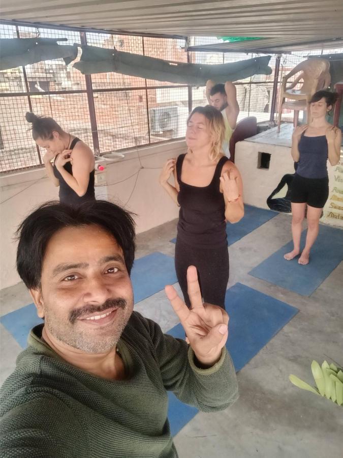 Somit Paying Guest House Varanasi Bagian luar foto