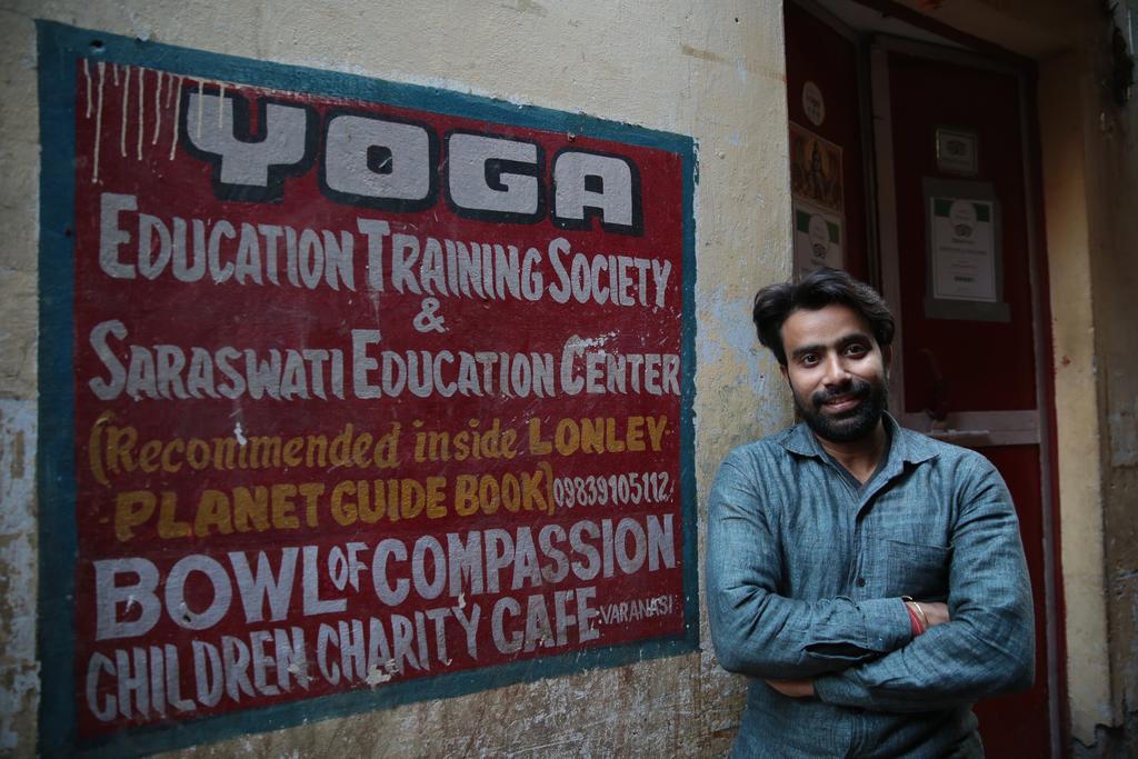 Somit Paying Guest House Varanasi Bagian luar foto