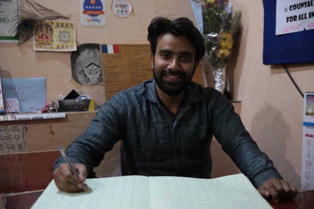 Somit Paying Guest House Varanasi Bagian luar foto