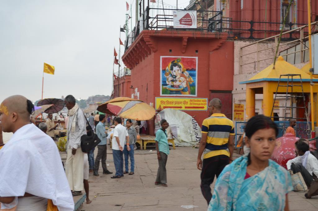 Somit Paying Guest House Varanasi Bagian luar foto