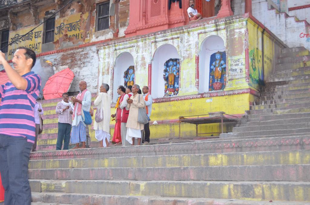Somit Paying Guest House Varanasi Bagian luar foto