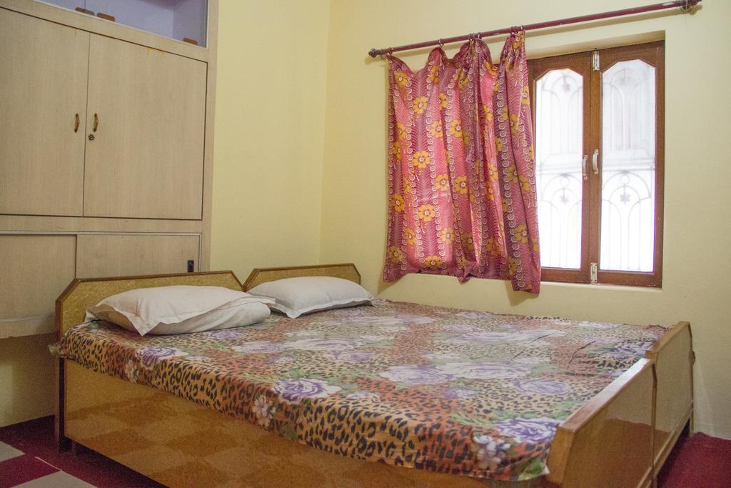 Somit Paying Guest House Varanasi Bagian luar foto