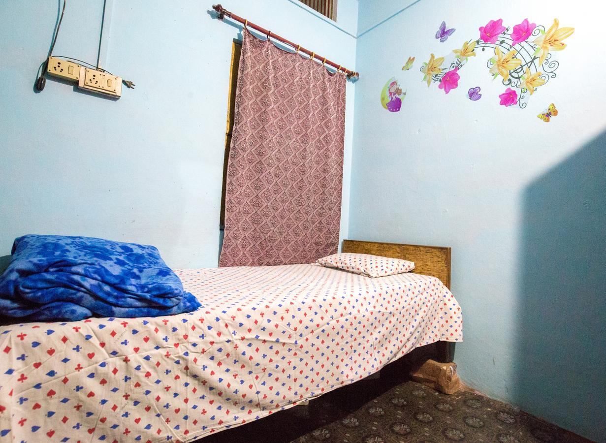 Somit Paying Guest House Varanasi Bagian luar foto