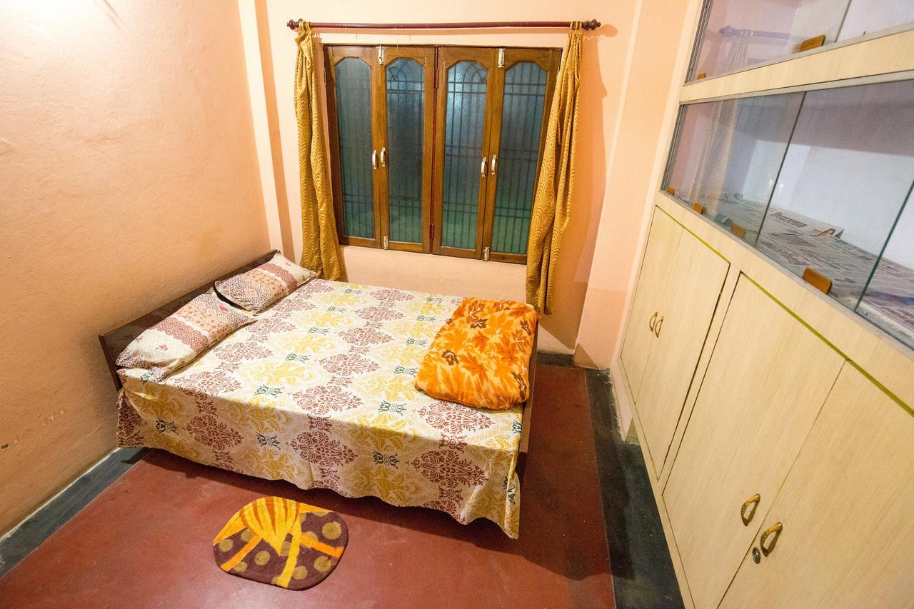 Somit Paying Guest House Varanasi Bagian luar foto