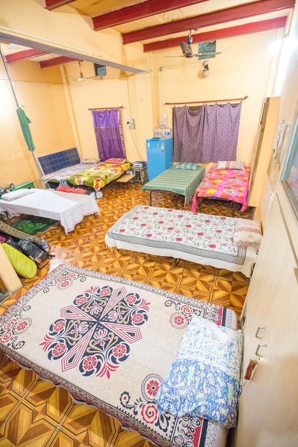 Somit Paying Guest House Varanasi Bagian luar foto